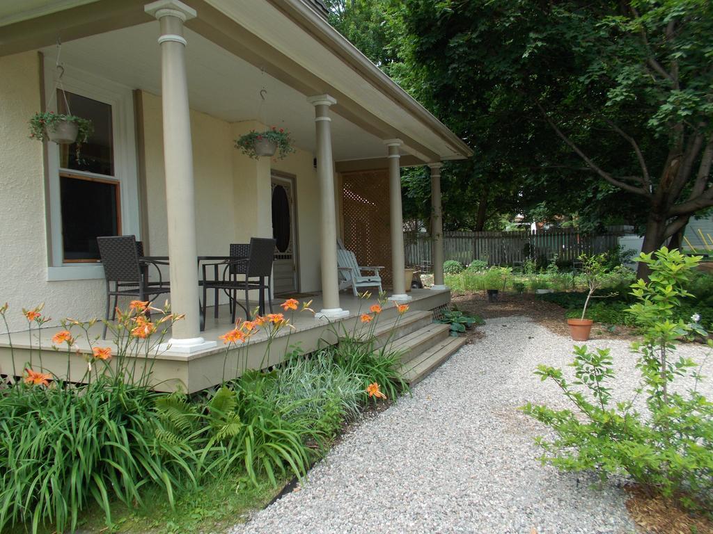 Absolute 1000 Islands Monthly Suites Gananoque Rom bilde